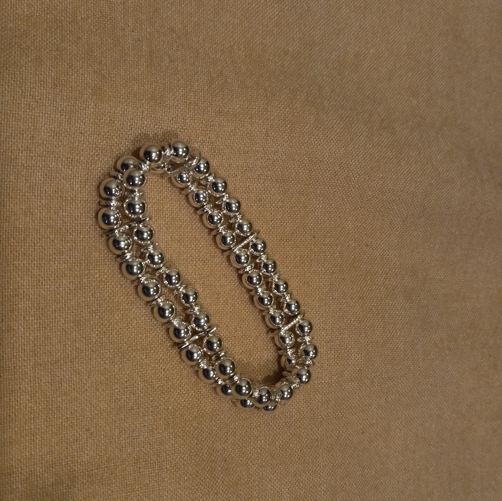 Round silver bead stretch bracelet